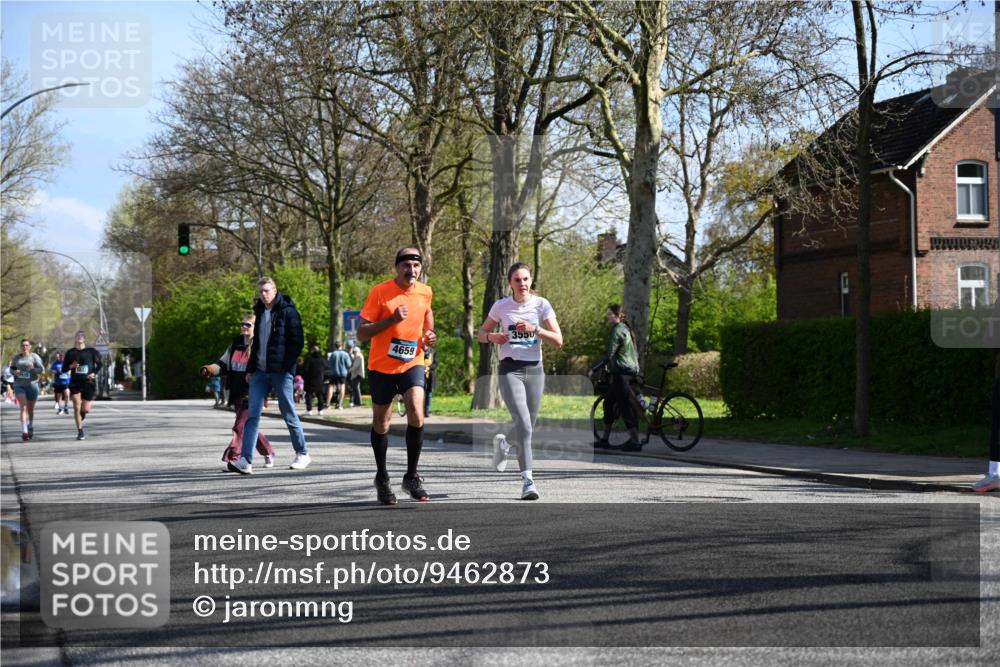 12.04.2026 - 45. Internationalen Wilhelmsburger Insellauf J. Mangold http://msf.ph/oto/9462873 12.04.2026 10:50:52 Ziel 2198, 2197, 3039, 3550, 4659, 2935, 5823, 2762, 5618, 4756, 2506, 3996, 5608, 2598, 3049, 4263, 5769, 3572 meine-sportfotos.de