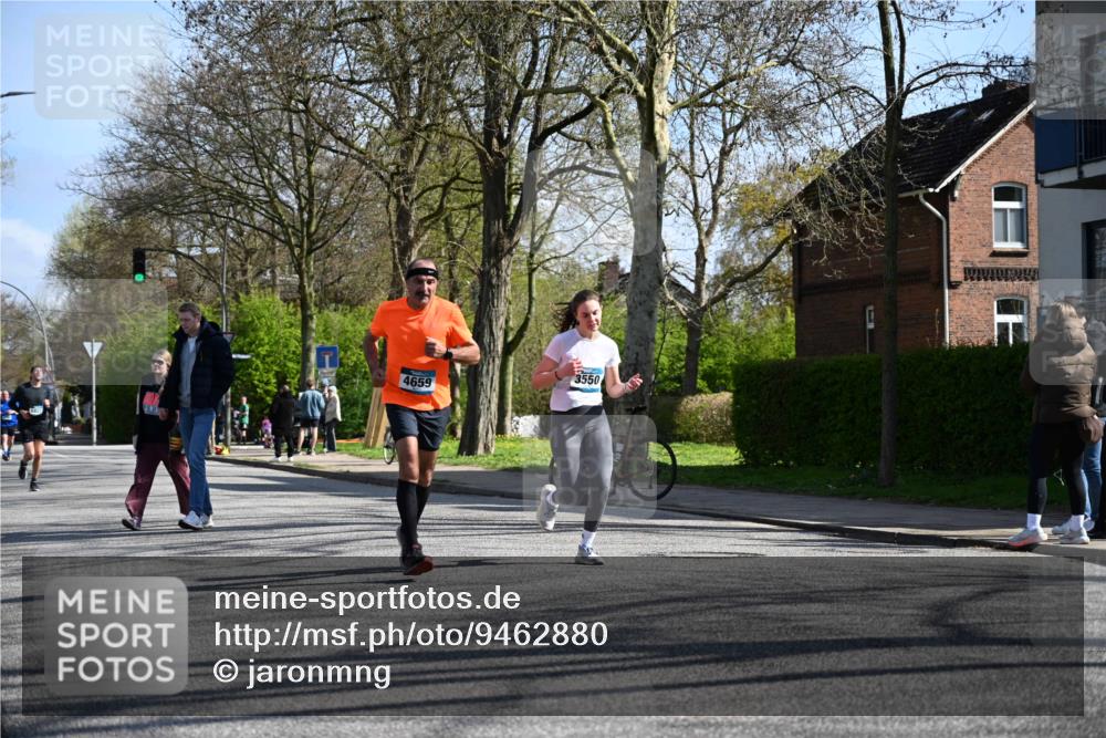 12.04.2026 - 45. Internationalen Wilhelmsburger Insellauf J. Mangold http://msf.ph/oto/9462880 12.04.2026 10:50:52 Ziel 2198, 2197, 3039, 3550, 4659, 2935, 5823, 2762, 5618, 4756, 2506, 3996, 5608, 2598, 3049, 4263, 5769, 3572 meine-sportfotos.de