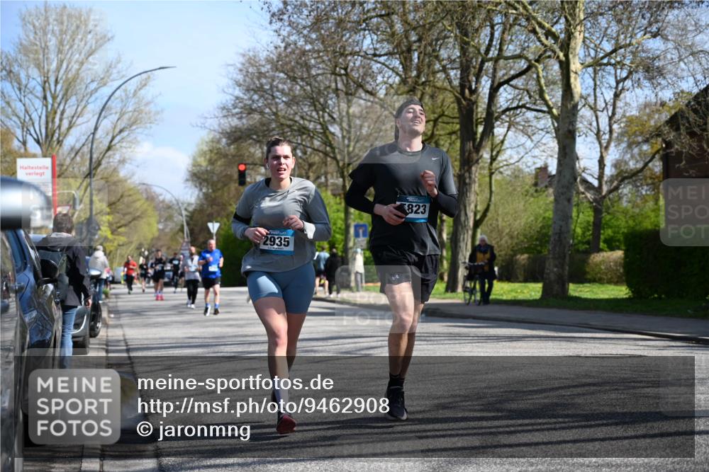 12.04.2026 - 45. Internationalen Wilhelmsburger Insellauf J. Mangold http://msf.ph/oto/9462908 12.04.2026 10:51:00 Ziel 3039, 3550, 4659, 2935, 5823, 2762, 5618, 4756, 2506, 3996, 5608, 2598, 3049, 4263, 5769, 3572, 4503 meine-sportfotos.de