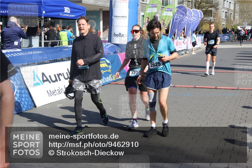 12.04.2026 - 45. Internationalen Wilhelmsburger Insellauf Strokosch-Dieckow http://msf.ph/oto/9462910 12.04.2026 10:53:08 Ziel 2625, 4008, 3237, 5727 meine-sportfotos.de