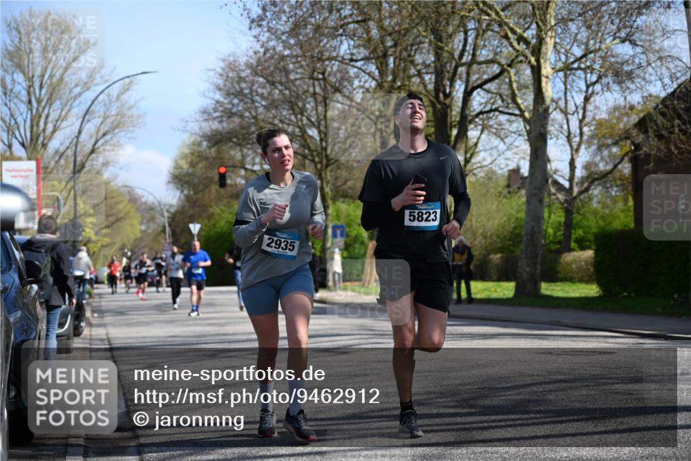 12.04.2026 - 45. Internationalen Wilhelmsburger Insellauf J. Mangold http://msf.ph/oto/9462912 12.04.2026 10:51:00 Ziel 3039, 3550, 4659, 2935, 5823, 2762, 5618, 4756, 2506, 3996, 5608, 2598, 3049, 4263, 5769, 3572, 4503 meine-sportfotos.de
