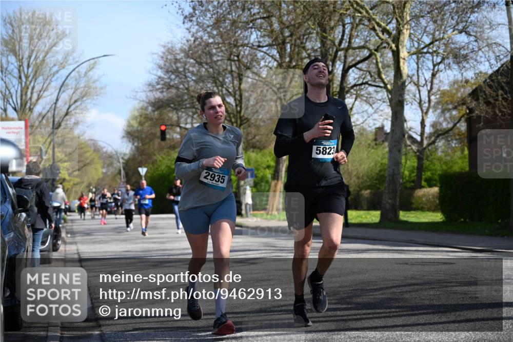 12.04.2026 - 45. Internationalen Wilhelmsburger Insellauf J. Mangold http://msf.ph/oto/9462913 12.04.2026 10:51:00 Ziel 3039, 3550, 4659, 2935, 5823, 2762, 5618, 4756, 2506, 3996, 5608, 2598, 3049, 4263, 5769, 3572, 4503 meine-sportfotos.de
