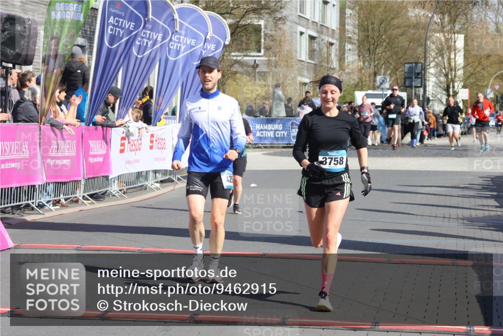 12.04.2026 - 45. Internationalen Wilhelmsburger Insellauf Strokosch-Dieckow http://msf.ph/oto/9462915 12.04.2026 11:11:54 Ziel 3758, 4252, 4744 meine-sportfotos.de