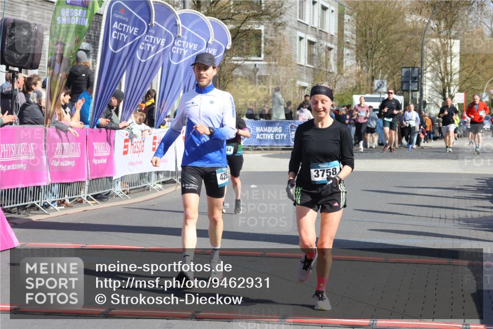 12.04.2026 - 45. Internationalen Wilhelmsburger Insellauf Strokosch-Dieckow http://msf.ph/oto/9462931 12.04.2026 11:11:54 Ziel 3758, 4252, 4744 meine-sportfotos.de
