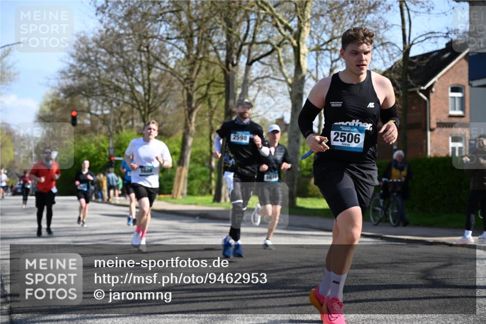 12.04.2026 - 45. Internationalen Wilhelmsburger Insellauf J. Mangold http://msf.ph/oto/9462953 12.04.2026 10:51:13 Ziel 2935, 5823, 2762, 5618, 4756, 2506, 3996, 5608, 2598, 3049, 4263, 5769, 3572, 3572, 4503, 3183, 3567, 2729, 5553, 2837, 4541, 2432 meine-sportfotos.de