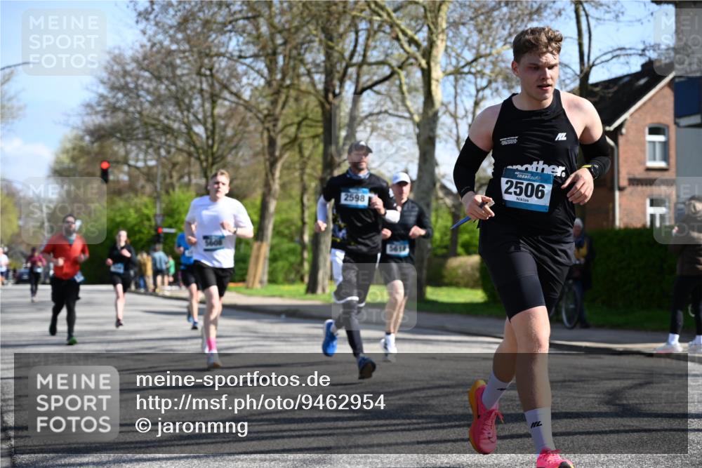 12.04.2026 - 45. Internationalen Wilhelmsburger Insellauf J. Mangold http://msf.ph/oto/9462954 12.04.2026 10:51:13 Ziel 2935, 5823, 2762, 5618, 4756, 2506, 3996, 5608, 2598, 3049, 4263, 5769, 3572, 3572, 4503, 3183, 3567, 2729, 5553, 2837, 4541, 2432 meine-sportfotos.de