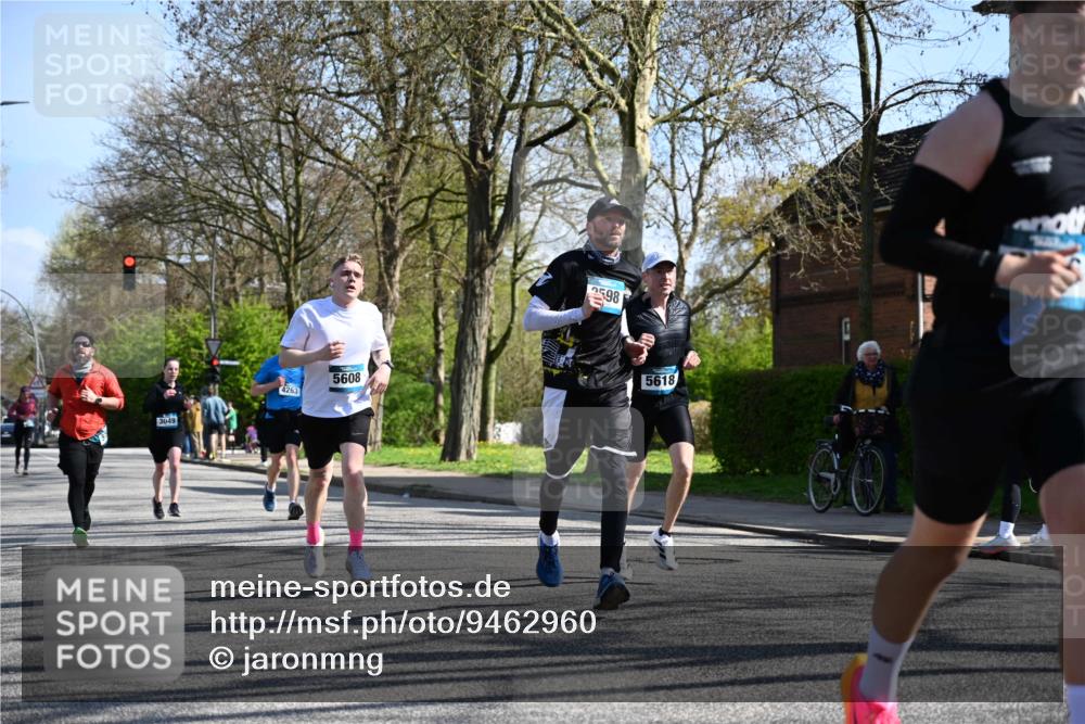 12.04.2026 - 45. Internationalen Wilhelmsburger Insellauf J. Mangold http://msf.ph/oto/9462960 12.04.2026 10:51:13 Ziel 2935, 5823, 2762, 5618, 4756, 2506, 3996, 5608, 2598, 3049, 4263, 5769, 3572, 3572, 4503, 3183, 3567, 2729, 5553, 2837, 4541, 2432 meine-sportfotos.de