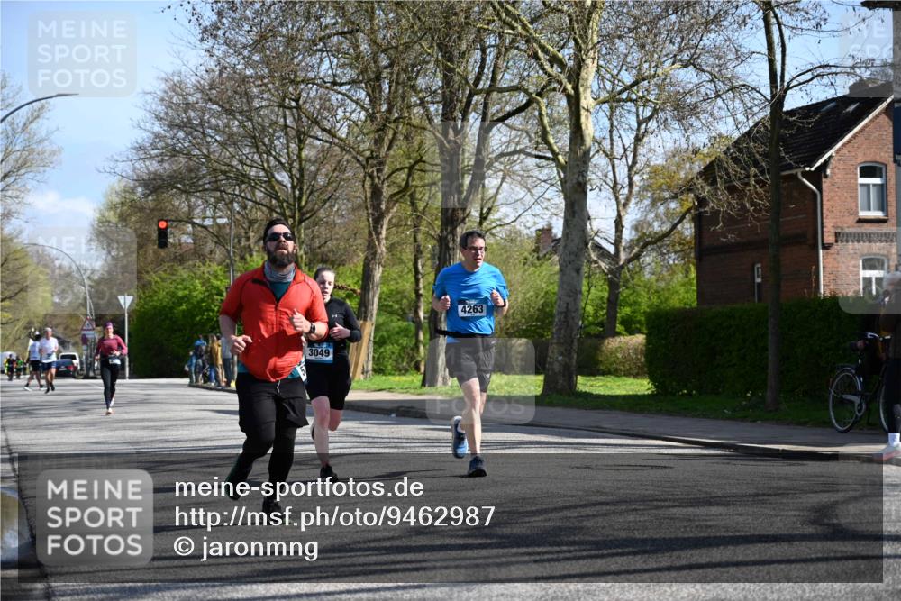12.04.2026 - 45. Internationalen Wilhelmsburger Insellauf J. Mangold http://msf.ph/oto/9462987 12.04.2026 10:51:16 Ziel 2762, 5618, 4756, 2506, 3996, 5608, 2598, 3049, 4263, 5769, 3572, 4503, 3183, 3567, 2729, 5553, 2837, 4541, 2432 meine-sportfotos.de