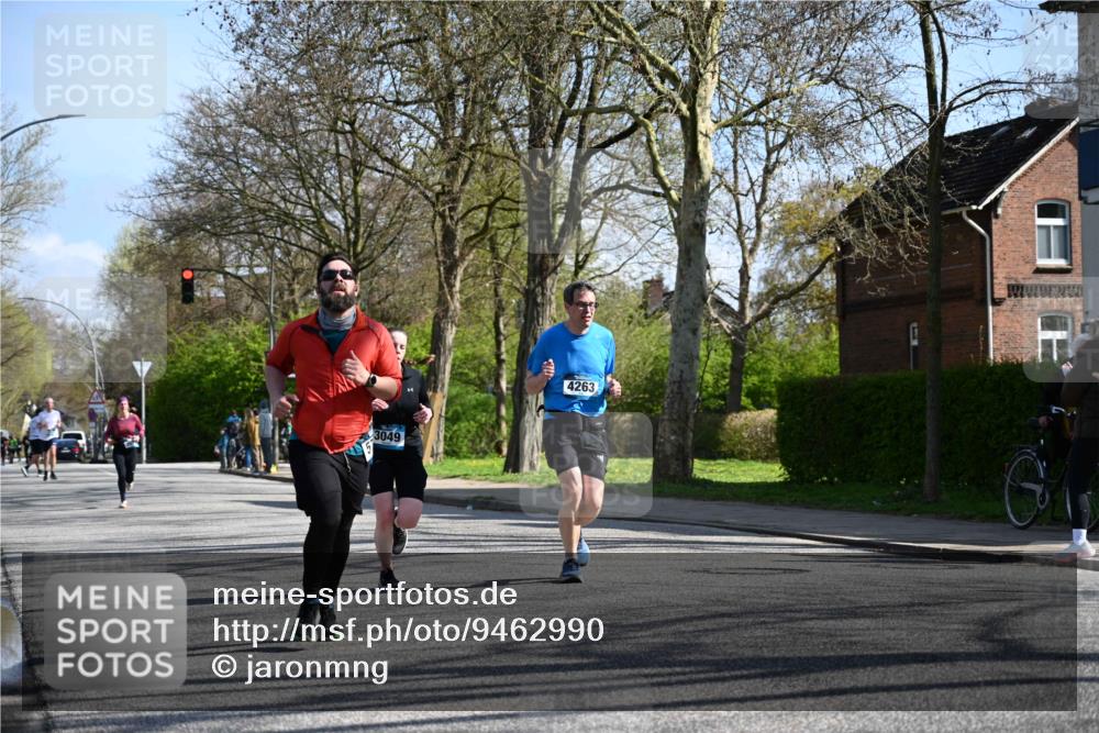 12.04.2026 - 45. Internationalen Wilhelmsburger Insellauf J. Mangold http://msf.ph/oto/9462990 12.04.2026 10:51:16 Ziel 2762, 5618, 4756, 2506, 3996, 5608, 2598, 3049, 4263, 5769, 3572, 4503, 3183, 3567, 2729, 5553, 2837, 4541, 2432 meine-sportfotos.de