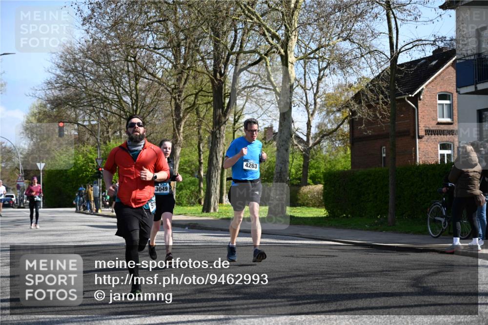 12.04.2026 - 45. Internationalen Wilhelmsburger Insellauf J. Mangold http://msf.ph/oto/9462993 12.04.2026 10:51:16 Ziel 2762, 5618, 4756, 2506, 3996, 5608, 2598, 3049, 4263, 5769, 3572, 4503, 3183, 3567, 2729, 5553, 2837, 4541, 2432 meine-sportfotos.de