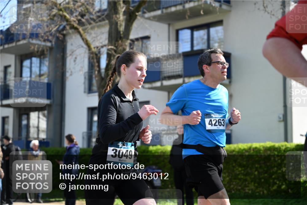 12.04.2026 - 45. Internationalen Wilhelmsburger Insellauf J. Mangold http://msf.ph/oto/9463012 12.04.2026 10:51:19 Ziel 5618, 4756, 2506, 3996, 5608, 2598, 3049, 4263, 5769, 3572, 4503, 3183, 3567, 2729, 5553, 2837, 4541, 2432, 4414 meine-sportfotos.de