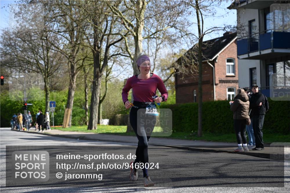 12.04.2026 - 45. Internationalen Wilhelmsburger Insellauf J. Mangold http://msf.ph/oto/9463024 12.04.2026 10:51:24 Ziel 4756, 2506, 3996, 5608, 2598, 3049, 4263, 5769, 3572, 4503, 3183, 3567, 2729, 5553, 2837, 4541, 2432, 4414, 5671, 4596, 4024, 5789 meine-sportfotos.de