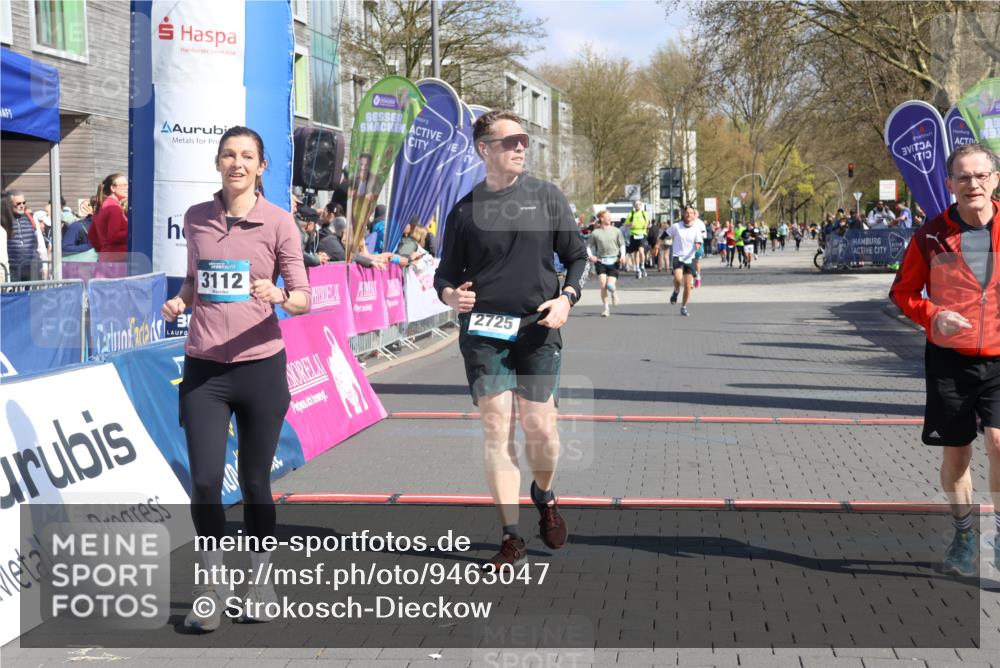 12.04.2026 - 45. Internationalen Wilhelmsburger Insellauf Strokosch-Dieckow http://msf.ph/oto/9463047 12.04.2026 11:12:08 Ziel 4430, 2644, 3112, 2725, 2770 meine-sportfotos.de
