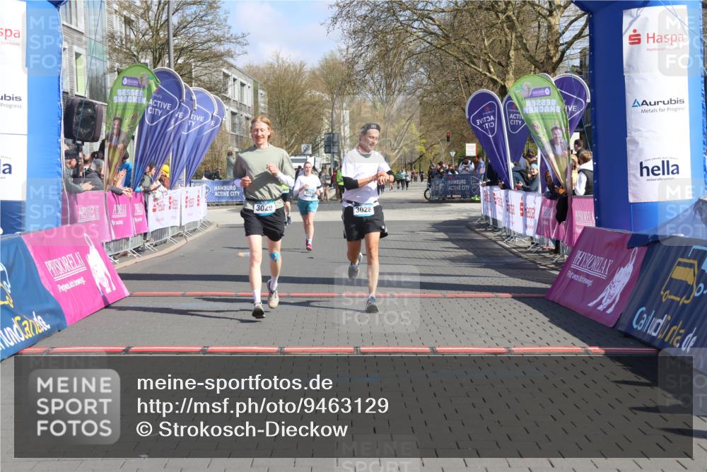 12.04.2026 - 45. Internationalen Wilhelmsburger Insellauf Strokosch-Dieckow http://msf.ph/oto/9463129 12.04.2026 11:12:13 Ziel 3029, 3028, 3751 meine-sportfotos.de