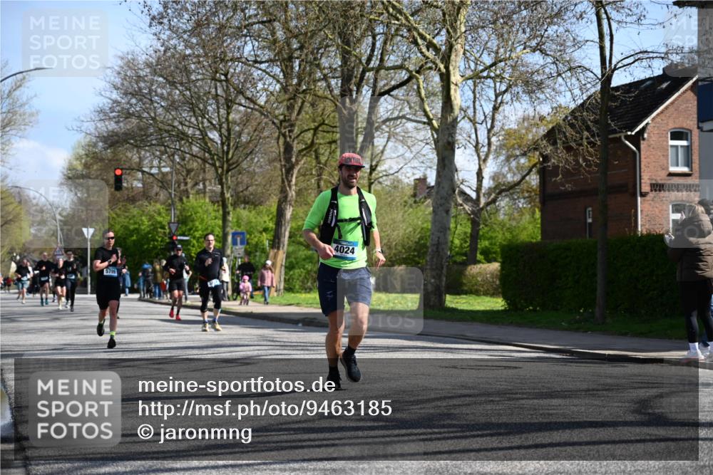 12.04.2026 - 45. Internationalen Wilhelmsburger Insellauf J. Mangold http://msf.ph/oto/9463185 12.04.2026 10:51:56 Ziel 3567, 2729, 5553, 2837, 4541, 2432, 4414, 5671, 4596, 4024, 5789, 3151, 3674, 3184, 3366, 3923, 3923, 3887, 3102, 3852, 2239, 2256, 2255, 5501, 5574, 4710, 4710, 4689, 4836, 3291 meine-sportfotos.de