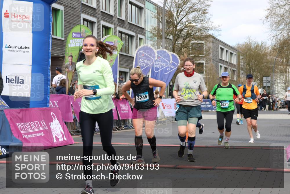 12.04.2026 - 45. Internationalen Wilhelmsburger Insellauf Strokosch-Dieckow http://msf.ph/oto/9463193 12.04.2026 13:16:53 Ziel 3245, 4849, 3195, 5275, 5269, 4820, 4926 meine-sportfotos.de