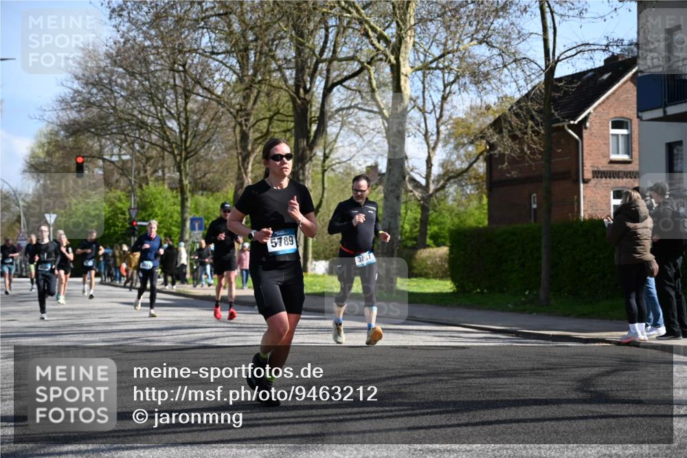 12.04.2026 - 45. Internationalen Wilhelmsburger Insellauf J. Mangold http://msf.ph/oto/9463212 12.04.2026 10:52:00 Ziel 4541, 2432, 4414, 5671, 4596, 4024, 5789, 3151, 3674, 3184, 3366, 3923, 3887, 3102, 3852, 2239, 2256, 2255, 5501, 5574, 4710, 4689, 4836, 3291, 5284, 3577, 2625 meine-sportfotos.de