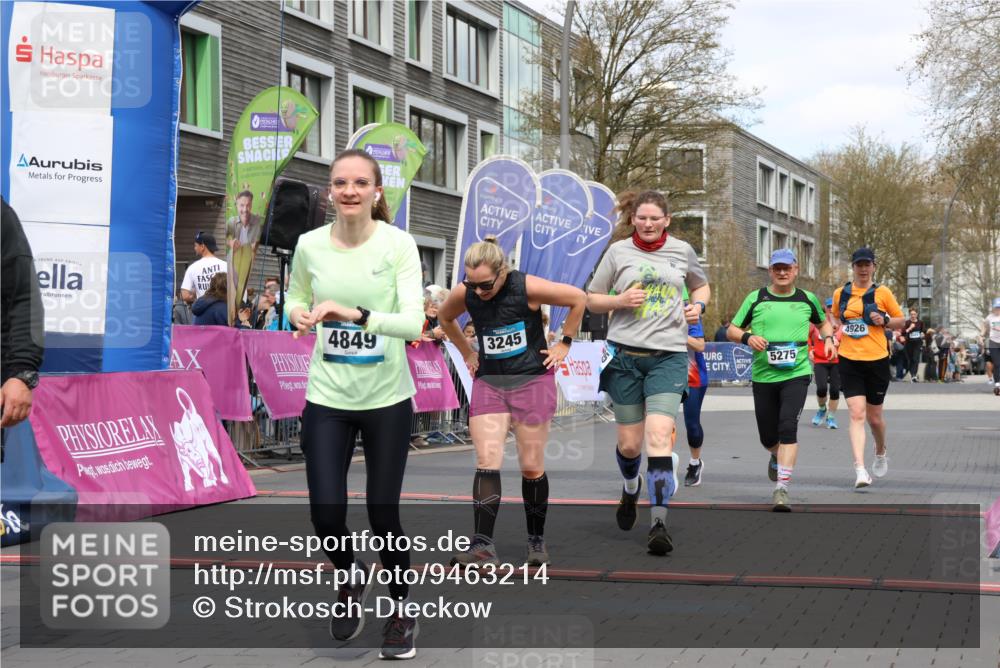 12.04.2026 - 45. Internationalen Wilhelmsburger Insellauf Strokosch-Dieckow http://msf.ph/oto/9463214 12.04.2026 13:16:53 Ziel 3245, 4849, 3195, 5275, 5269, 4820, 4926 meine-sportfotos.de