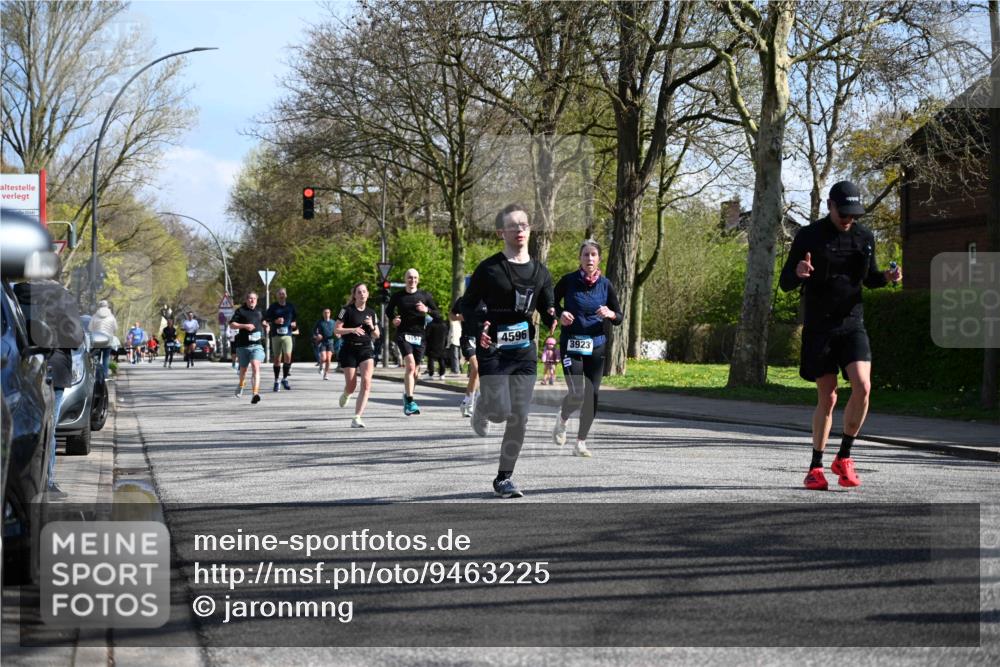 12.04.2026 - 45. Internationalen Wilhelmsburger Insellauf J. Mangold http://msf.ph/oto/9463225 12.04.2026 10:52:03 Ziel 4414, 5671, 4596, 4024, 5789, 3151, 3674, 3184, 3366, 3923, 3887, 3102, 3852, 2239, 2256, 2255, 5501, 5574, 4710, 4689, 4836, 3291, 5284, 3577, 2625, 4008, 3237 meine-sportfotos.de