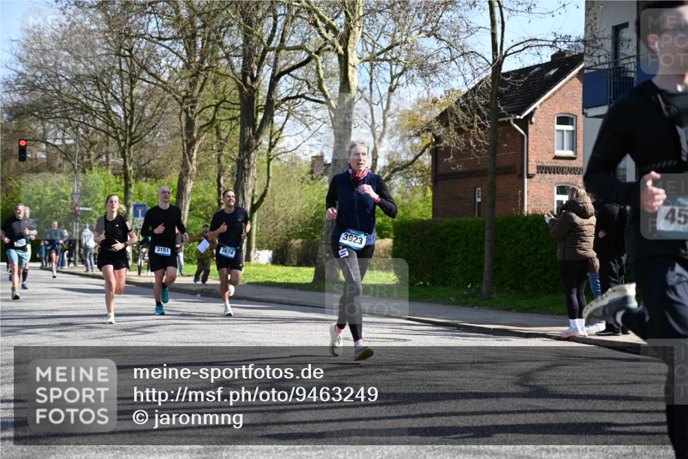 12.04.2026 - 45. Internationalen Wilhelmsburger Insellauf J. Mangold http://msf.ph/oto/9463249 12.04.2026 10:52:05 Ziel 4414, 5671, 4596, 4024, 5789, 3151, 3674, 3184, 3366, 3923, 3887, 3102, 3852, 2239, 2256, 2255, 2256, 2255, 5501, 5574, 4710, 4689, 4836, 3291, 5284, 3577, 2625, 4008, 3237, 5727 meine-sportfotos.de