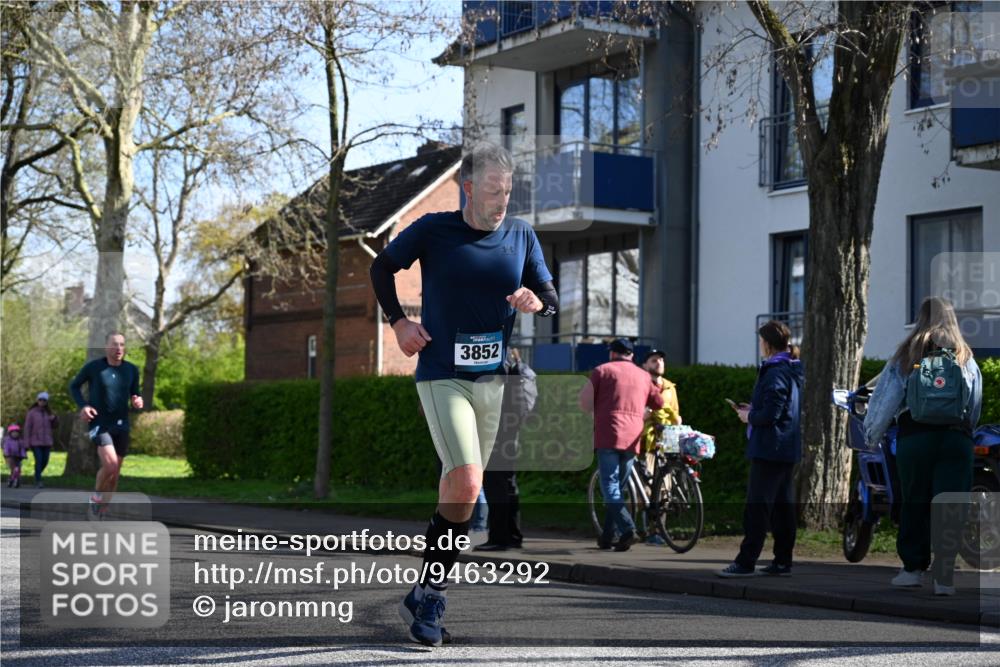 12.04.2026 - 45. Internationalen Wilhelmsburger Insellauf J. Mangold http://msf.ph/oto/9463292 12.04.2026 10:52:13 Ziel 5789, 3151, 3674, 3184, 3366, 3923, 3887, 3102, 3852, 2239, 2256, 2255, 5501, 5574, 4710, 4689, 4836, 3291, 5284, 3577, 2625, 4008, 4008, 3237, 5727, 2746, 2355 meine-sportfotos.de