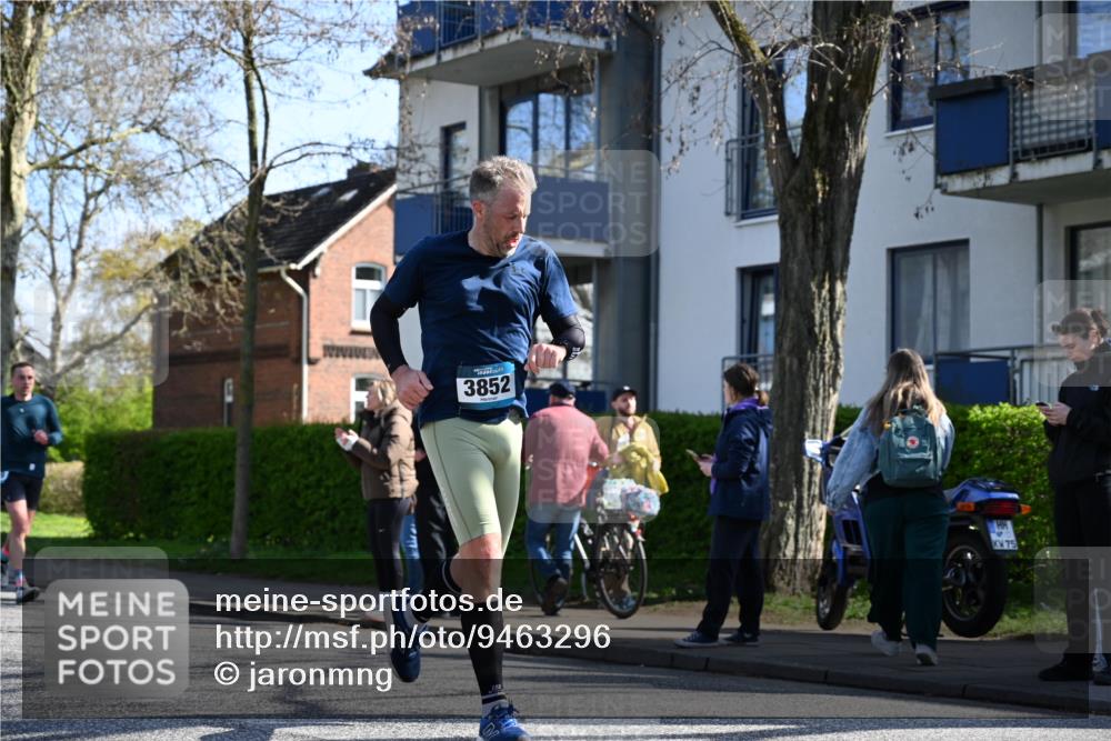 12.04.2026 - 45. Internationalen Wilhelmsburger Insellauf J. Mangold http://msf.ph/oto/9463296 12.04.2026 10:52:13 Ziel 5789, 3151, 3674, 3184, 3366, 3923, 3887, 3102, 3852, 2239, 2256, 2255, 5501, 5574, 4710, 4689, 4836, 3291, 5284, 3577, 2625, 4008, 4008, 3237, 5727, 2746, 2355 meine-sportfotos.de