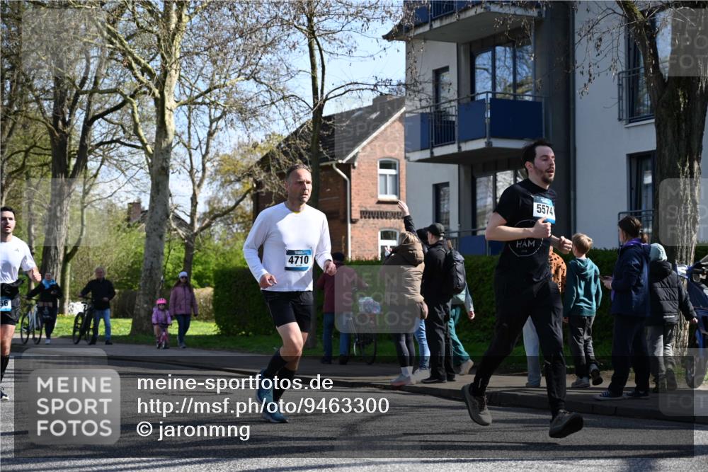12.04.2026 - 45. Internationalen Wilhelmsburger Insellauf J. Mangold http://msf.ph/oto/9463300 12.04.2026 10:52:18 Ziel 3184, 3366, 3923, 3887, 3102, 3852, 2239, 2256, 2255, 5501, 5574, 4710, 4689, 4836, 3291, 3291, 5284, 3577, 2625, 4008, 3237, 5727, 2746, 2355, 5491, 3576 meine-sportfotos.de
