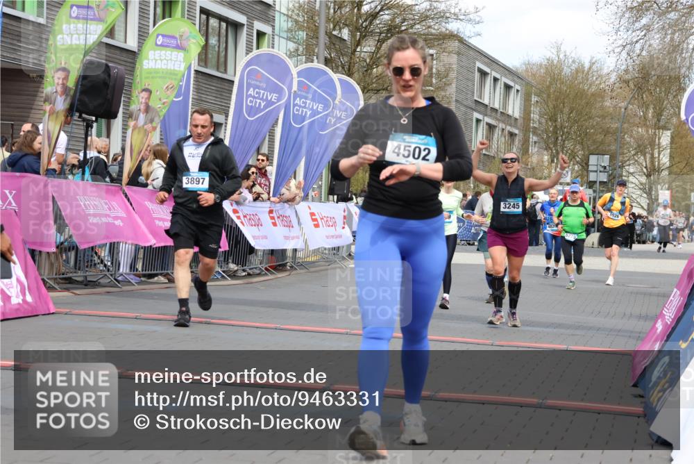 12.04.2026 - 45. Internationalen Wilhelmsburger Insellauf Strokosch-Dieckow http://msf.ph/oto/9463331 12.04.2026 13:16:48 Ziel 5261, 3220, 4502, 3897, 3245, 4849, 3195 meine-sportfotos.de
