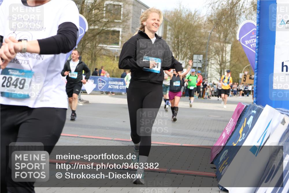 12.04.2026 - 45. Internationalen Wilhelmsburger Insellauf Strokosch-Dieckow http://msf.ph/oto/9463382 12.04.2026 13:16:45 Ziel 2849, 4808, 5261, 3220, 4502, 3897 meine-sportfotos.de