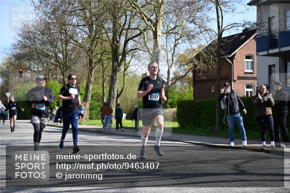 12.04.2026 - 45. Internationalen Wilhelmsburger Insellauf J. Mangold http://msf.ph/oto/9463407 12.04.2026 10:52:41 Ziel 3291, 5284, 3577, 2625, 4008, 3237, 5727, 2746, 2355, 5491, 5491, 3576, 4457, 2978, 2004, 2162, 4943, 4801, 4802, 5544, 4499, 4277, 2600, 5490 meine-sportfotos.de