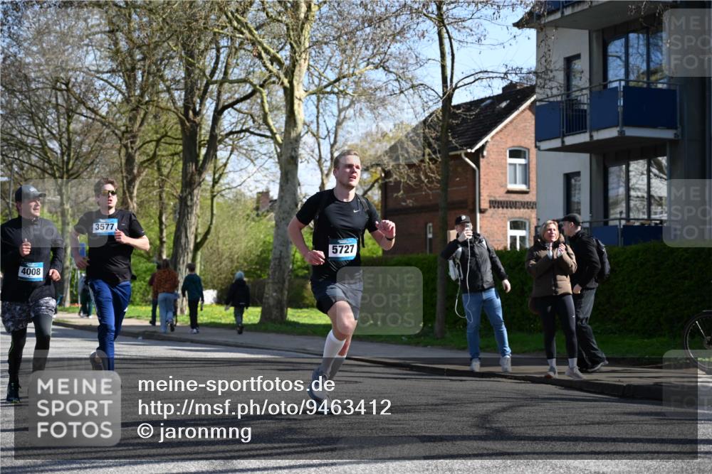 12.04.2026 - 45. Internationalen Wilhelmsburger Insellauf J. Mangold http://msf.ph/oto/9463412 12.04.2026 10:52:41 Ziel 3291, 5284, 3577, 2625, 4008, 3237, 5727, 2746, 2355, 5491, 5491, 3576, 4457, 2978, 2004, 2162, 4943, 4801, 4802, 5544, 4499, 4277, 2600, 5490 meine-sportfotos.de