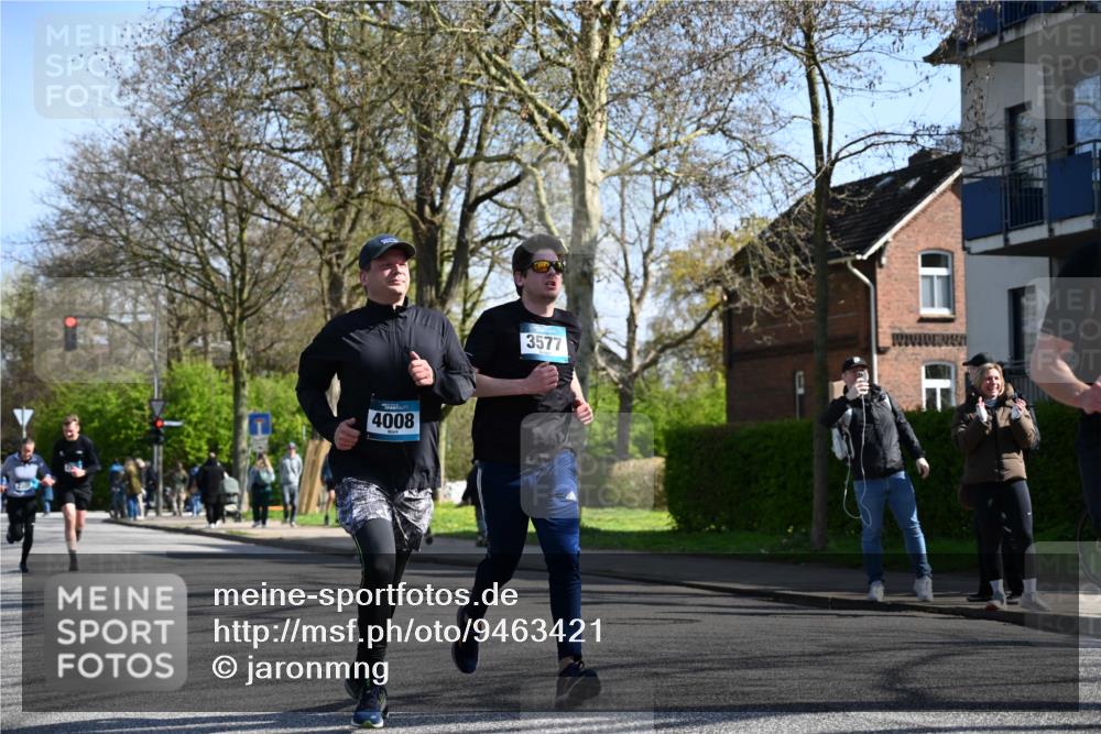12.04.2026 - 45. Internationalen Wilhelmsburger Insellauf J. Mangold http://msf.ph/oto/9463421 12.04.2026 10:52:42 Ziel 3291, 5284, 3577, 2625, 4008, 3237, 5727, 2746, 2355, 5491, 3576, 3576, 4457, 2978, 2004, 2162, 4943, 4801, 4802, 5544, 4499, 4277, 2600, 5490, 5576 meine-sportfotos.de