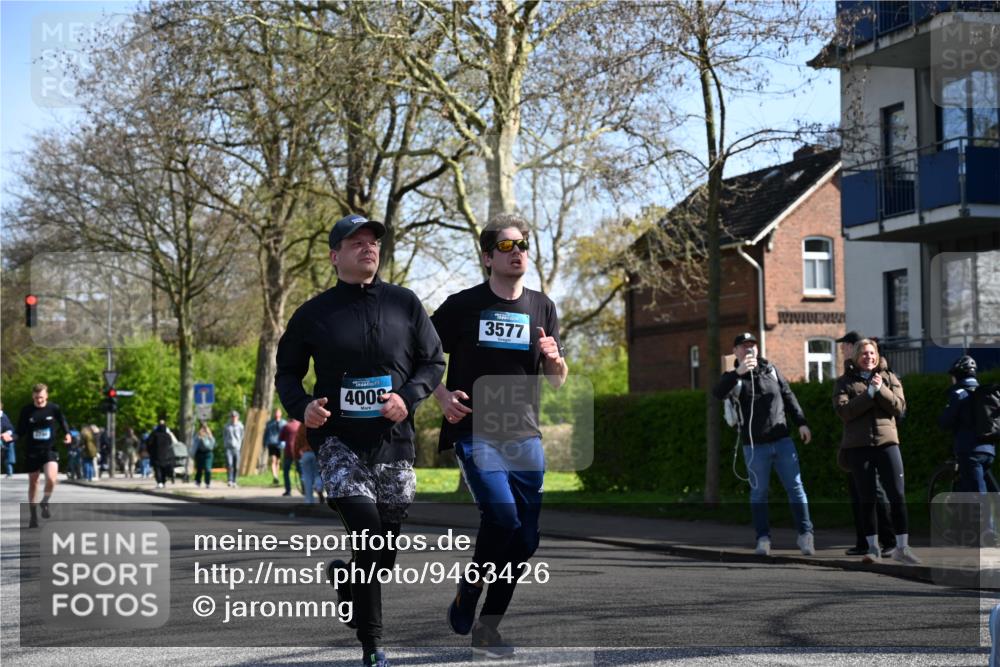 12.04.2026 - 45. Internationalen Wilhelmsburger Insellauf J. Mangold http://msf.ph/oto/9463426 12.04.2026 10:52:42 Ziel 3291, 5284, 3577, 2625, 4008, 3237, 5727, 2746, 2355, 5491, 3576, 3576, 4457, 2978, 2004, 2162, 4943, 4801, 4802, 5544, 4499, 4277, 2600, 5490, 5576 meine-sportfotos.de