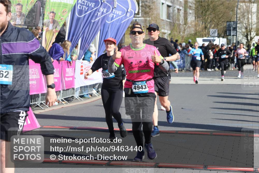 12.04.2026 - 45. Internationalen Wilhelmsburger Insellauf Strokosch-Dieckow http://msf.ph/oto/9463440 12.04.2026 10:53:37 Ziel 2162, 4943, 4801, 4802, 5544 meine-sportfotos.de