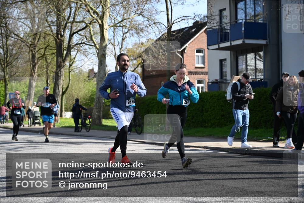 12.04.2026 - 45. Internationalen Wilhelmsburger Insellauf J. Mangold http://msf.ph/oto/9463454 12.04.2026 10:52:52 Ziel 5727, 2746, 2355, 5491, 3576, 4457, 2978, 2004, 2162, 4943, 4801, 4802, 5544, 4499, 4499, 4277, 2600, 5490, 5576, 5614, 4750, 2593 meine-sportfotos.de