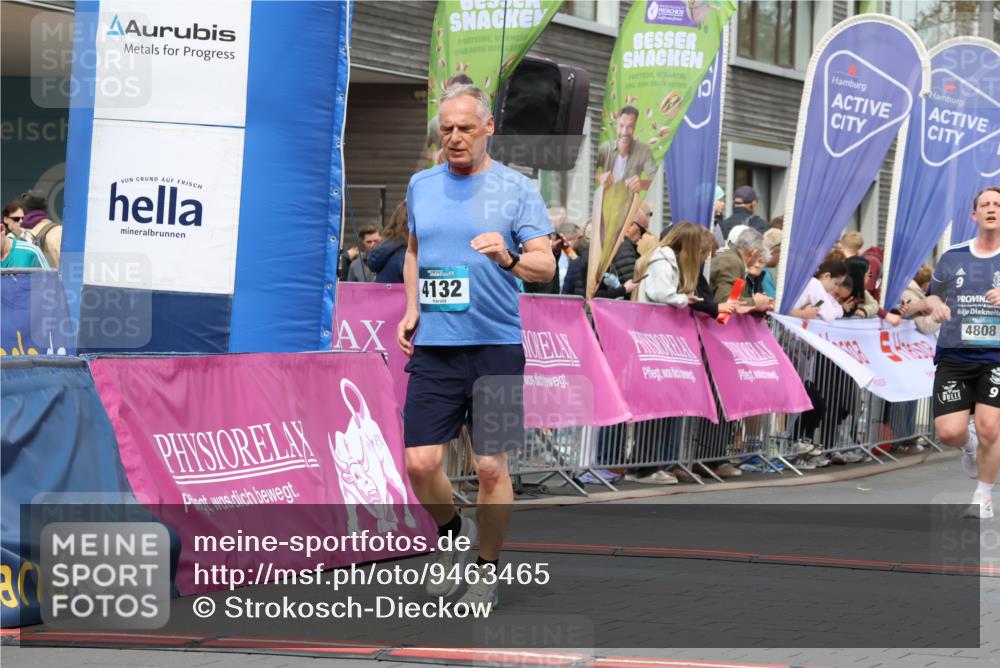 12.04.2026 - 45. Internationalen Wilhelmsburger Insellauf Strokosch-Dieckow http://msf.ph/oto/9463465 12.04.2026 13:16:41 Ziel 4132, 2849, 4808, 5261, 3220, 4502 meine-sportfotos.de