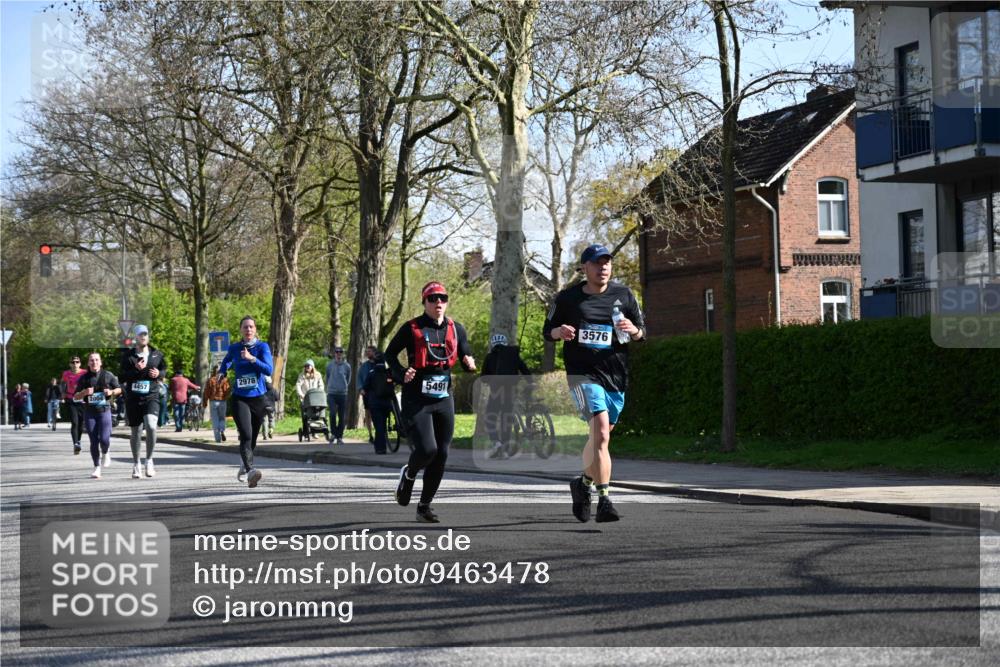 12.04.2026 - 45. Internationalen Wilhelmsburger Insellauf J. Mangold http://msf.ph/oto/9463478 12.04.2026 10:52:54 Ziel 2746, 2355, 5491, 3576, 4457, 2978, 2004, 2162, 4943, 4801, 4802, 5544, 4499, 4277, 2600, 5490, 5576, 5576, 5614, 4750, 2593, 2834 meine-sportfotos.de