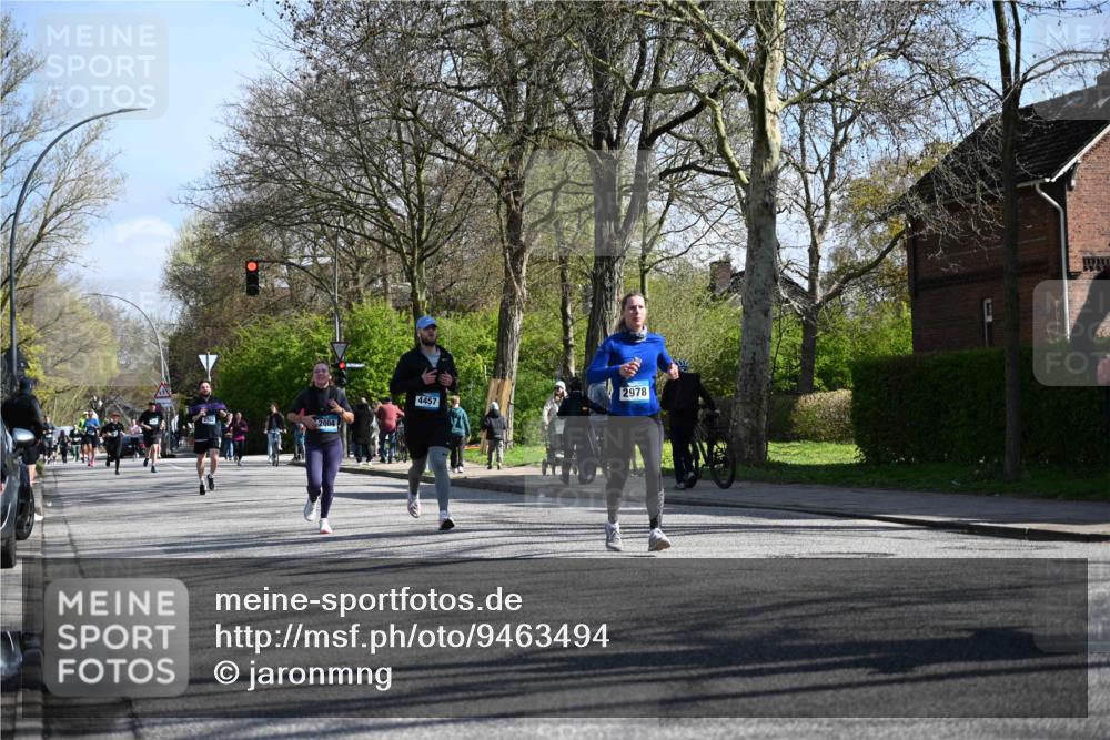 12.04.2026 - 45. Internationalen Wilhelmsburger Insellauf J. Mangold http://msf.ph/oto/9463494 12.04.2026 10:52:56 Ziel 2746, 2355, 5491, 3576, 4457, 2978, 2004, 2162, 4943, 4801, 4802, 5544, 4499, 4277, 2600, 5490, 5576, 5614, 4750, 2593, 2834, 2554 meine-sportfotos.de