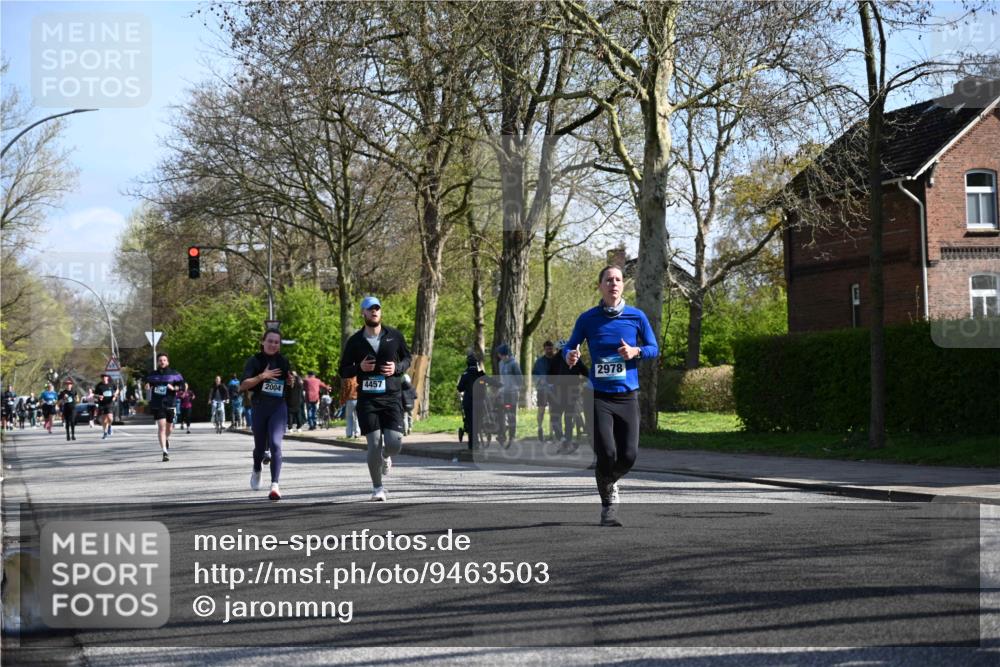 12.04.2026 - 45. Internationalen Wilhelmsburger Insellauf J. Mangold http://msf.ph/oto/9463503 12.04.2026 10:52:56 Ziel 2746, 2355, 5491, 3576, 4457, 2978, 2004, 2162, 4943, 4801, 4802, 5544, 4499, 4277, 2600, 5490, 5576, 5614, 4750, 2593, 2834, 2554 meine-sportfotos.de