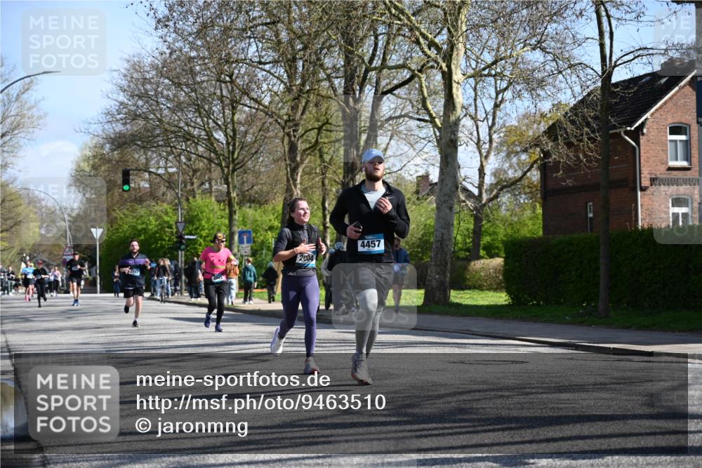 12.04.2026 - 45. Internationalen Wilhelmsburger Insellauf J. Mangold http://msf.ph/oto/9463510 12.04.2026 10:52:58 Ziel 2746, 2355, 5491, 3576, 4457, 2978, 2004, 2162, 4943, 4801, 4802, 4801, 4802, 5544, 4499, 4277, 2600, 5490, 5576, 5614, 4750, 2593, 2834, 2554, 5617 meine-sportfotos.de