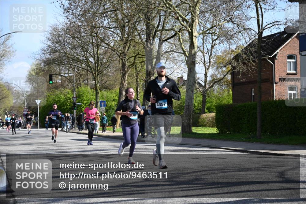 12.04.2026 - 45. Internationalen Wilhelmsburger Insellauf J. Mangold http://msf.ph/oto/9463511 12.04.2026 10:52:58 Ziel 2746, 2355, 5491, 3576, 4457, 2978, 2004, 2162, 4943, 4801, 4802, 4801, 4802, 5544, 4499, 4277, 2600, 5490, 5576, 5614, 4750, 2593, 2834, 2554, 5617 meine-sportfotos.de