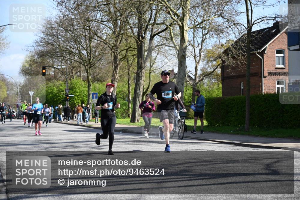 12.04.2026 - 45. Internationalen Wilhelmsburger Insellauf J. Mangold http://msf.ph/oto/9463524 12.04.2026 10:53:09 Ziel 4457, 2978, 2004, 2162, 4943, 4801, 4802, 5544, 4499, 4277, 2600, 5490, 5576, 5614, 4750, 2593, 2834, 2554, 5617, 5617, 5650, 4338 meine-sportfotos.de