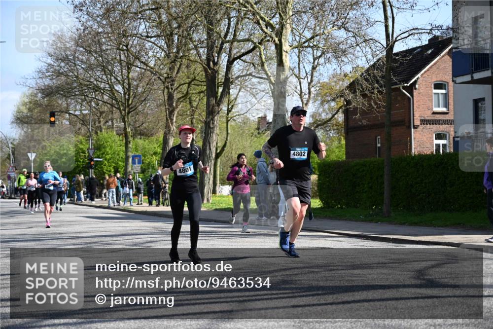 12.04.2026 - 45. Internationalen Wilhelmsburger Insellauf J. Mangold http://msf.ph/oto/9463534 12.04.2026 10:53:09 Ziel 4457, 2978, 2004, 2162, 4943, 4801, 4802, 5544, 4499, 4277, 2600, 5490, 5576, 5614, 4750, 2593, 2834, 2554, 5617, 5617, 5650, 4338 meine-sportfotos.de