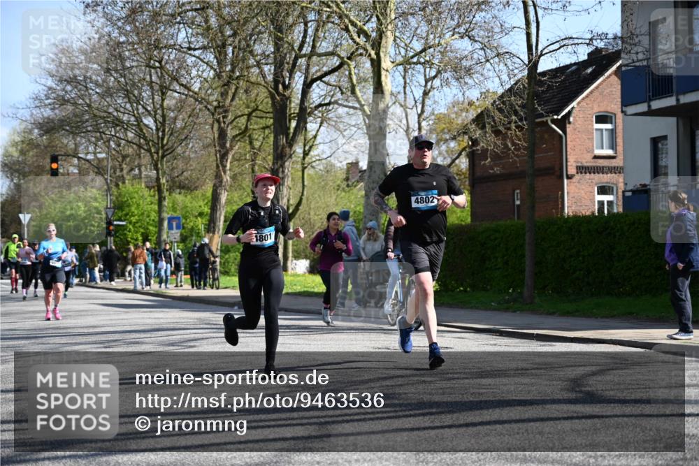 12.04.2026 - 45. Internationalen Wilhelmsburger Insellauf J. Mangold http://msf.ph/oto/9463536 12.04.2026 10:53:09 Ziel 4457, 2978, 2004, 2162, 4943, 4801, 4802, 5544, 4499, 4277, 2600, 5490, 5576, 5614, 4750, 2593, 2834, 2554, 5617, 5617, 5650, 4338 meine-sportfotos.de