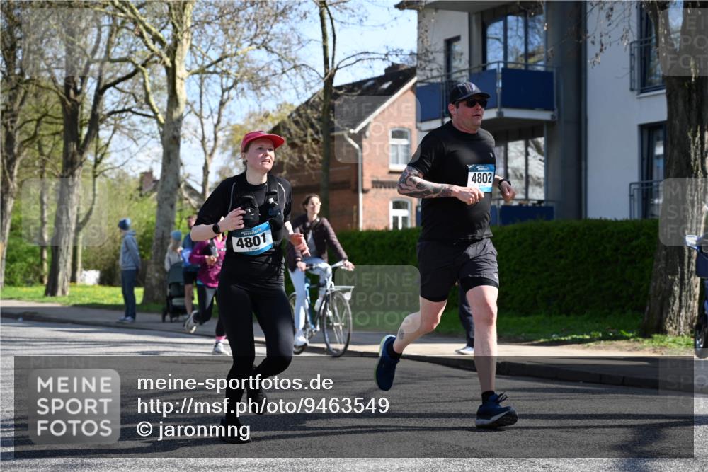 12.04.2026 - 45. Internationalen Wilhelmsburger Insellauf J. Mangold http://msf.ph/oto/9463549 12.04.2026 10:53:10 Ziel 4457, 2978, 2004, 2162, 4943, 4801, 4802, 5544, 4499, 4277, 2600, 5490, 5576, 5614, 4750, 2593, 2834, 2554, 5617, 5650, 4338 meine-sportfotos.de