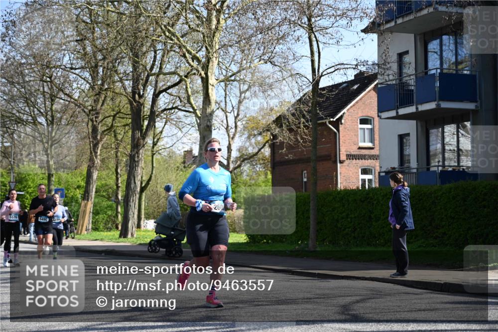 12.04.2026 - 45. Internationalen Wilhelmsburger Insellauf J. Mangold http://msf.ph/oto/9463557 12.04.2026 10:53:14 Ziel 2162, 4943, 4801, 4802, 5544, 4499, 4277, 2600, 5490, 5576, 5614, 4750, 5614, 4750, 2593, 2834, 2554, 5617, 5650, 4338, 5406 meine-sportfotos.de