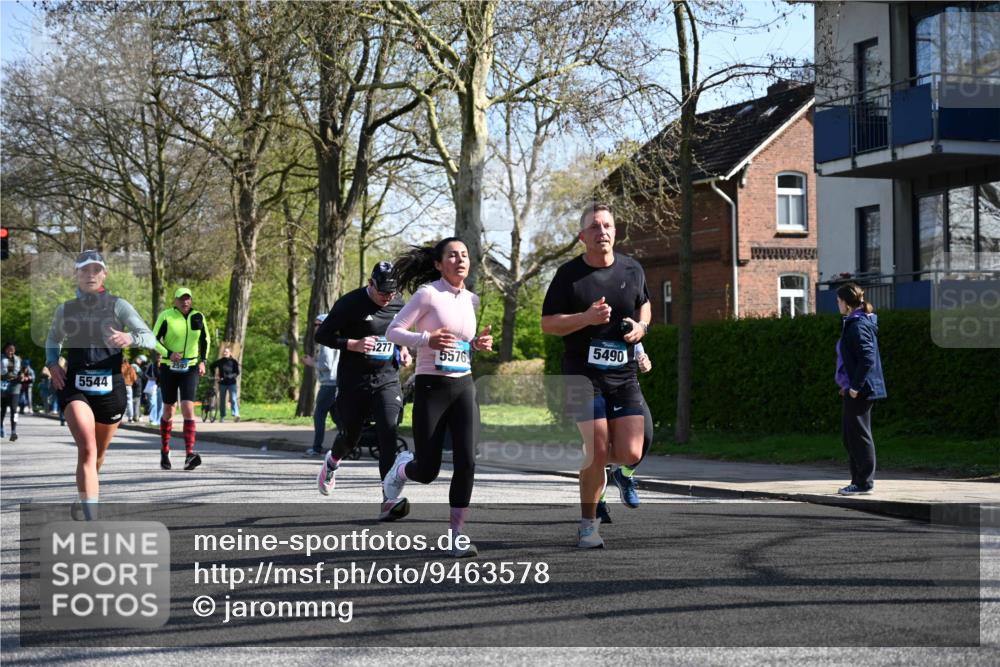 12.04.2026 - 45. Internationalen Wilhelmsburger Insellauf J. Mangold http://msf.ph/oto/9463578 12.04.2026 10:53:18 Ziel 2162, 4943, 4801, 4802, 5544, 4499, 4277, 2600, 5490, 5576, 5614, 4750, 2593, 2834, 2834, 2554, 5617, 5650, 4338, 5406, 2368, 5347 meine-sportfotos.de