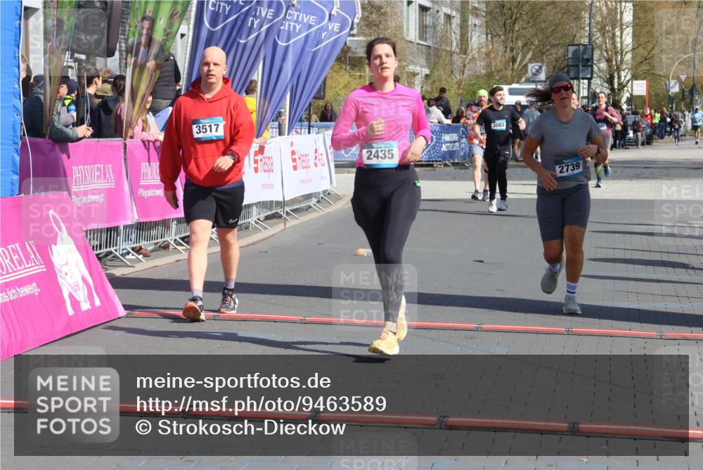 12.04.2026 - 45. Internationalen Wilhelmsburger Insellauf Strokosch-Dieckow http://msf.ph/oto/9463589 12.04.2026 11:12:59 Ziel 2435, 3517, 2739 meine-sportfotos.de