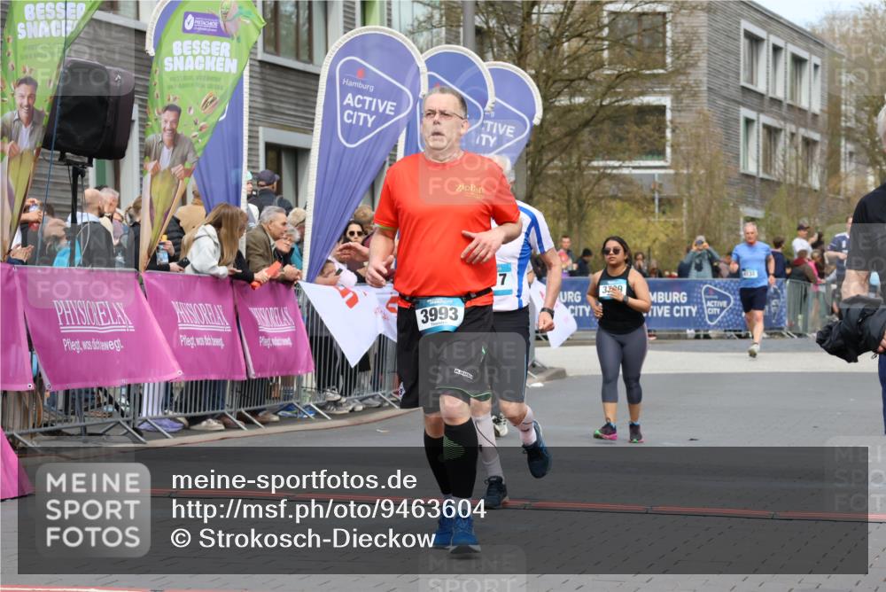 12.04.2026 - 45. Internationalen Wilhelmsburger Insellauf Strokosch-Dieckow http://msf.ph/oto/9463604 12.04.2026 13:16:31 Ziel 2681, 5839, 5582, 5666, 3993, 5517, 3710, 3709 meine-sportfotos.de