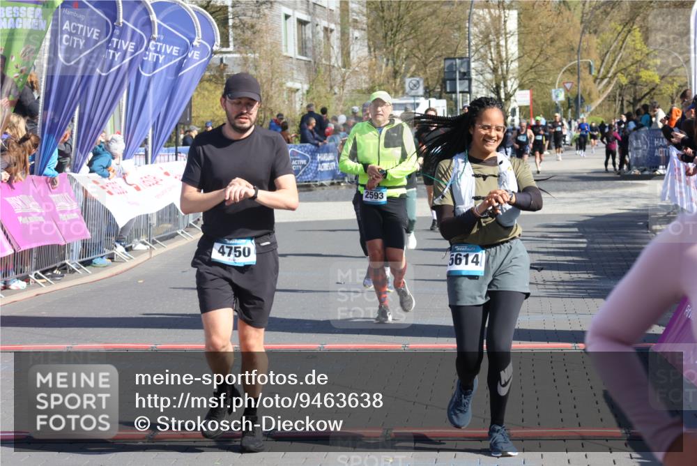12.04.2026 - 45. Internationalen Wilhelmsburger Insellauf Strokosch-Dieckow http://msf.ph/oto/9463638 12.04.2026 10:53:54 Ziel 5614, 4750, 2593, 2834 meine-sportfotos.de